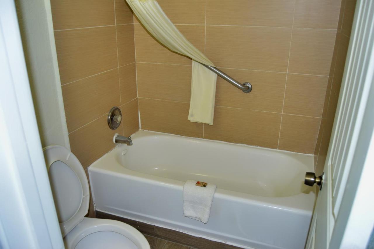 Days Inn By Wyndham Hardeeville Near Hilton Head Extérieur photo