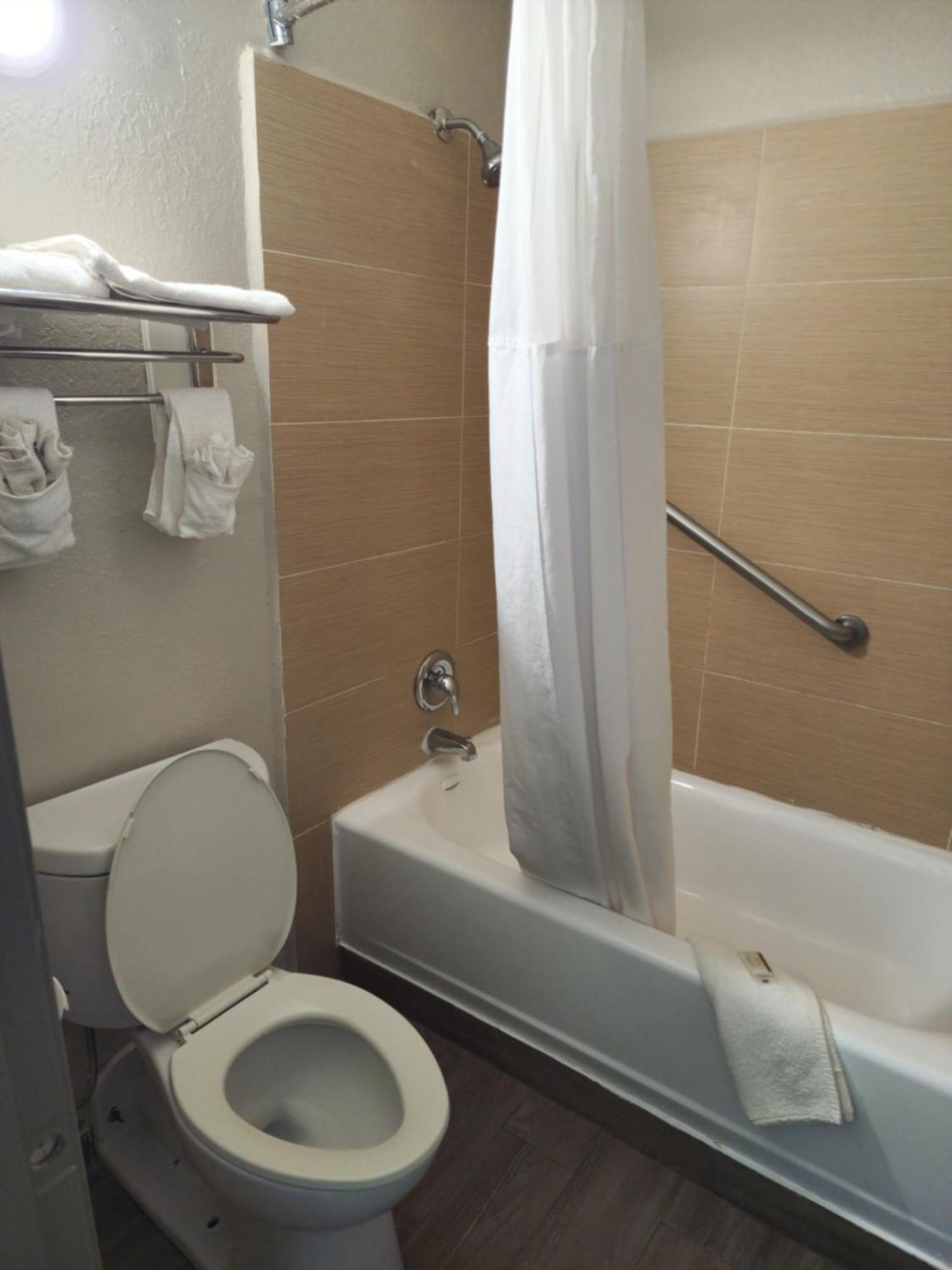 Days Inn By Wyndham Hardeeville Near Hilton Head Extérieur photo