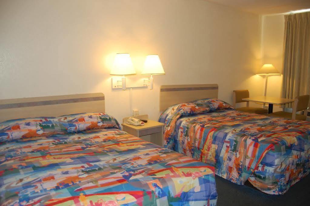 Days Inn By Wyndham Hardeeville Near Hilton Head Extérieur photo