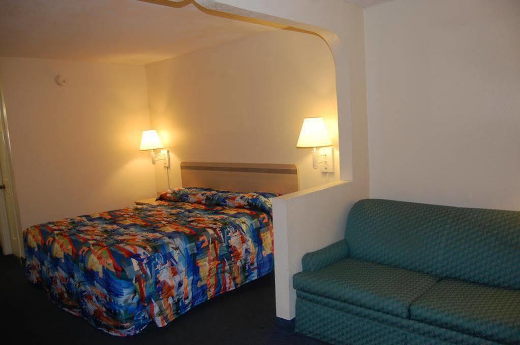 Days Inn By Wyndham Hardeeville Near Hilton Head Extérieur photo